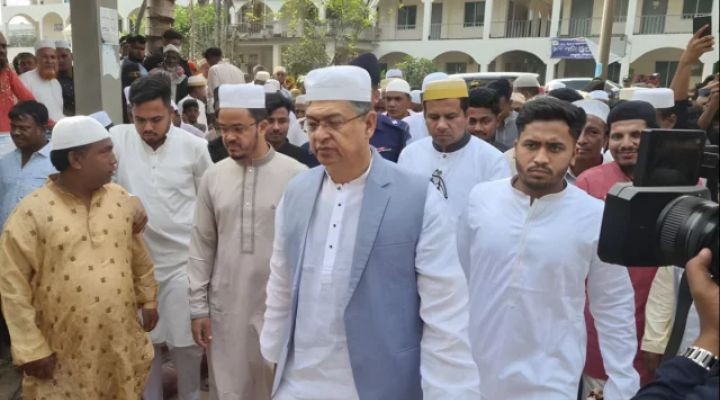 ঐক্যবদ্ধভাবে কাজ করে দেশকে এগিয়ে নিতে চাই: স্বরাষ্ট্রমন্ত্রী